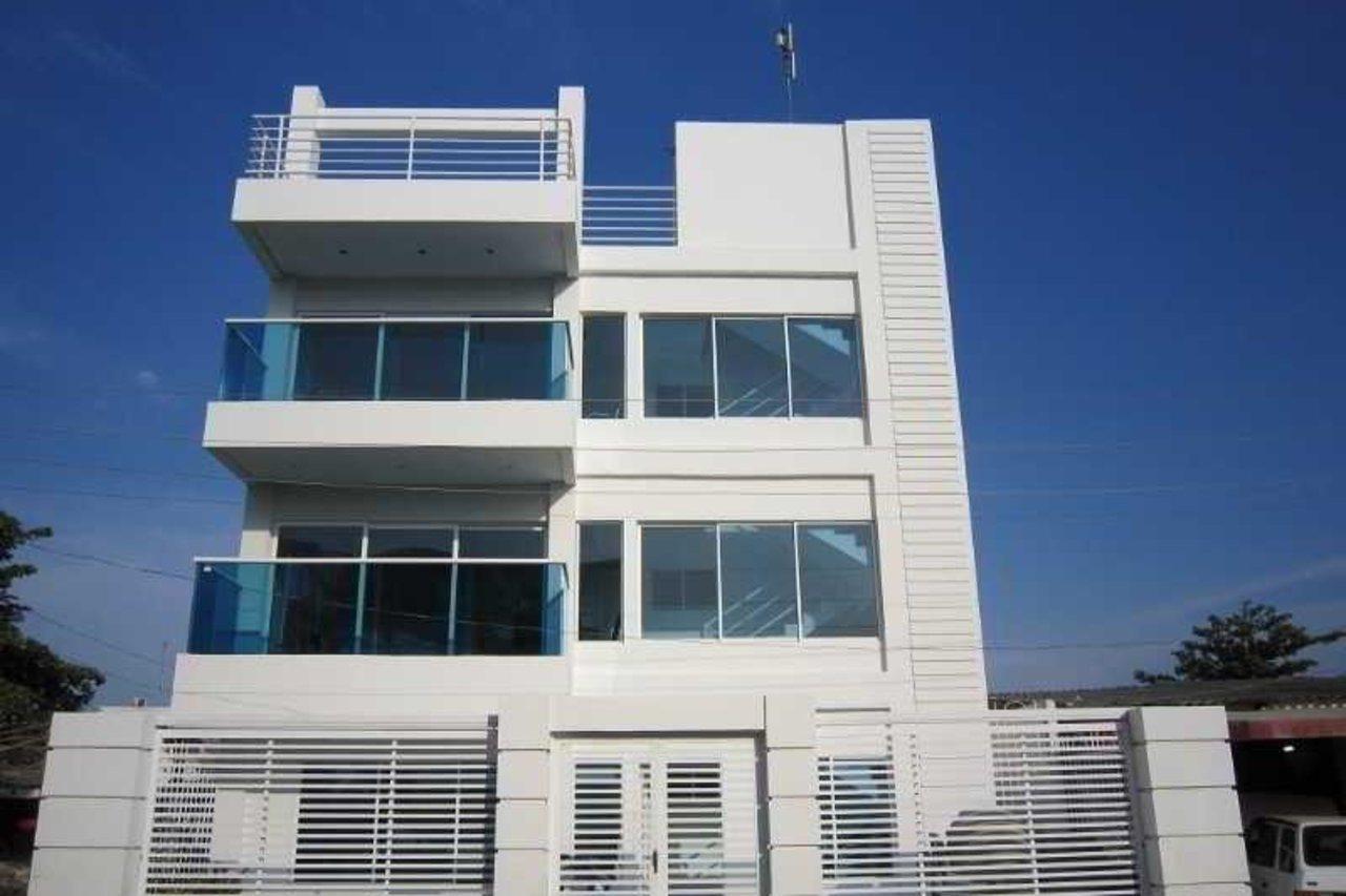 Valmar Hotel