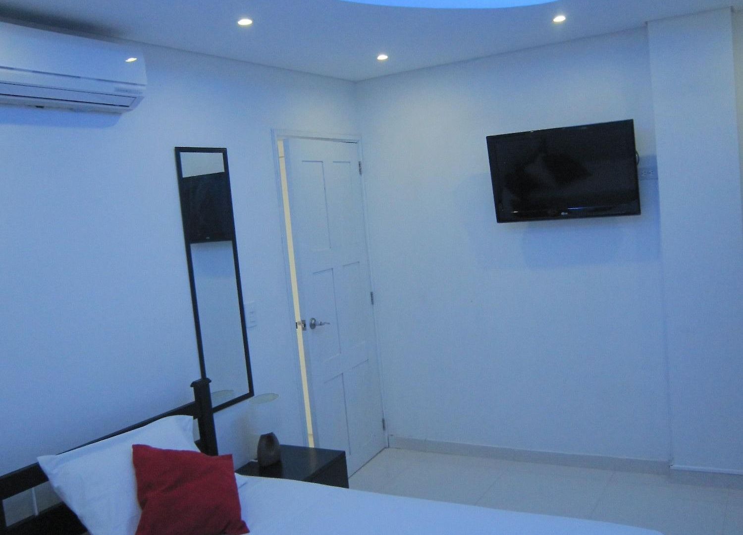 Valmar Hotel